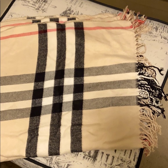BURBERRY SCARF